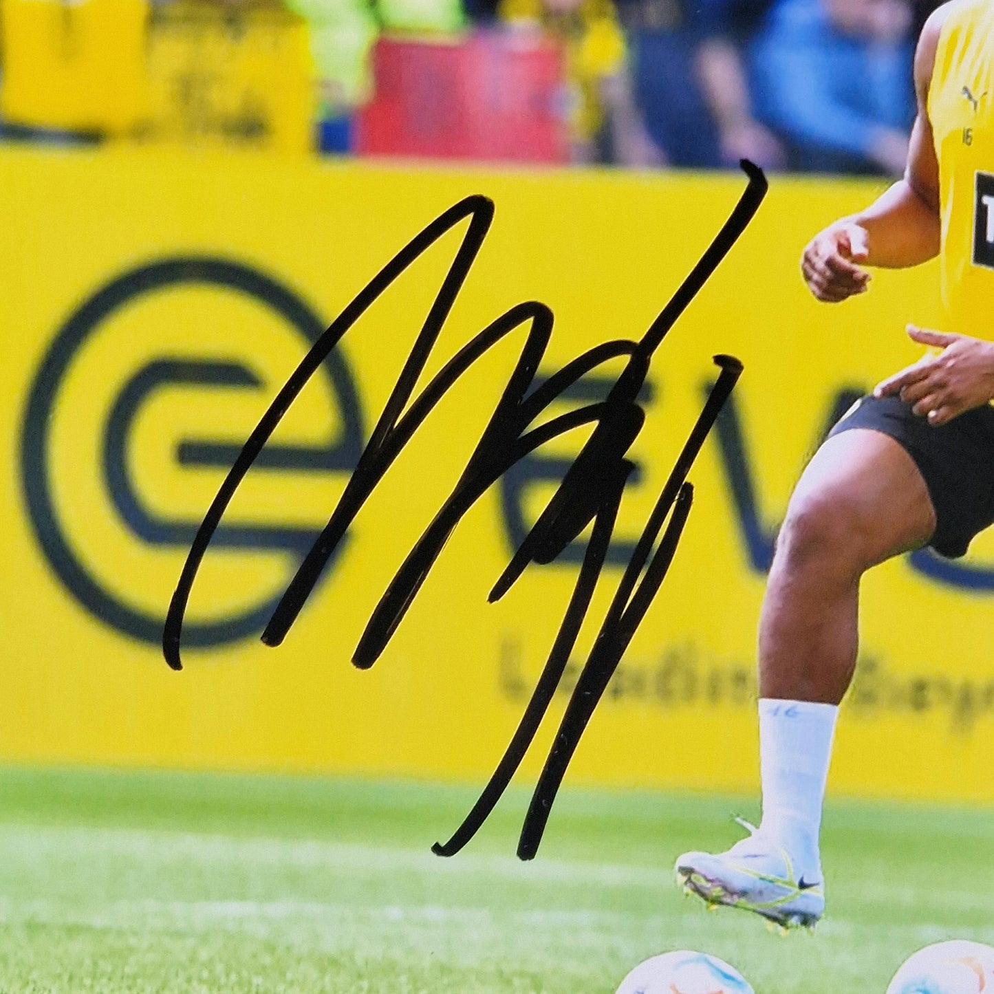 Manuel Akanji Signed 10cm x 15cm Photo