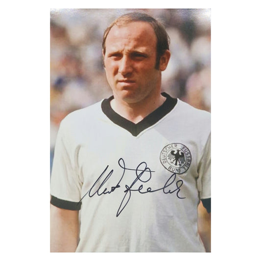 Uwe Seeler signiertes 10cm x 15cm Foto