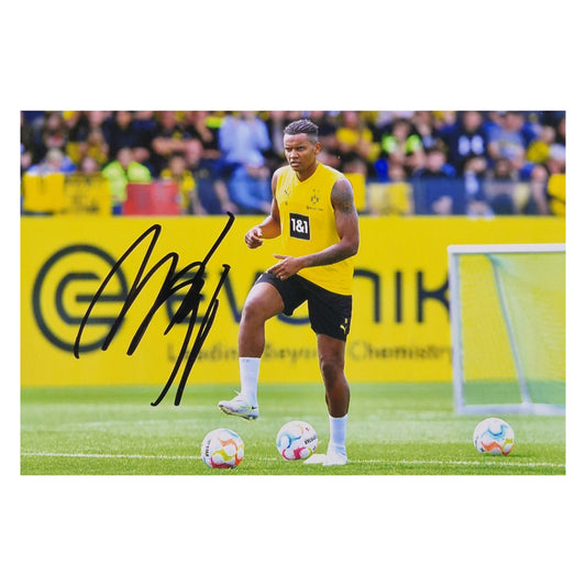 Manuel Akanji Signiertes 10cm x 15cm Foto